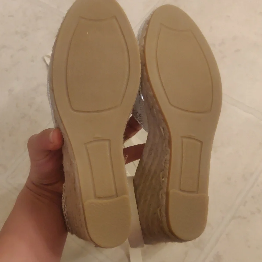New!Gaimo Silver Tone Espadrille Closed Toe Wedge Sandals Y2K Cottagecore Coasta